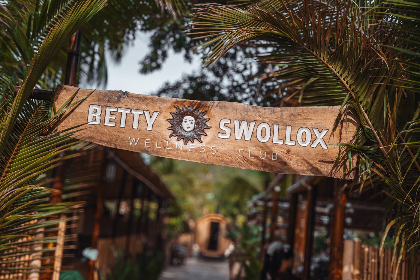 Betty Swollox entrance